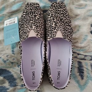 Toms Cheetah Slip Ons